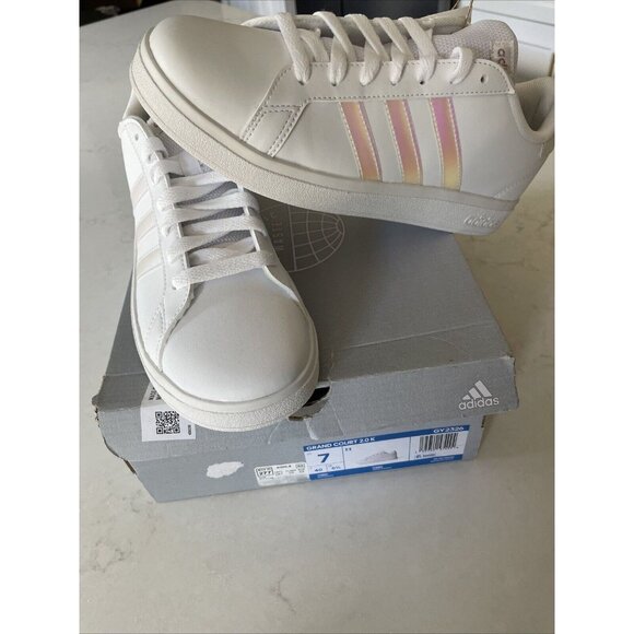 Girl's Athletic adidas Grand Court‎ 2.0 Sneaker Size 7 White NIB GY2326 - Picture 2 of 8